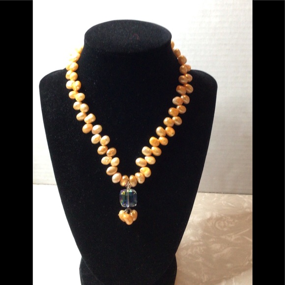 Fresh water pearls light peach pearls /Swarovski crystals - Picture 1 of 12